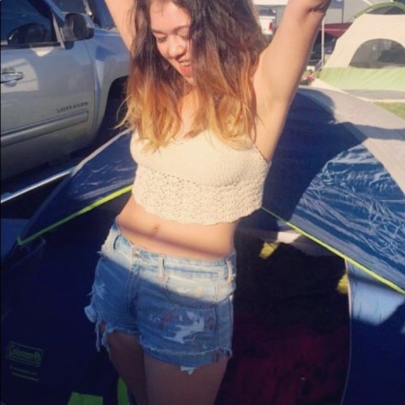 HOLLISTER • Crochet Top - Picture 2 of 7